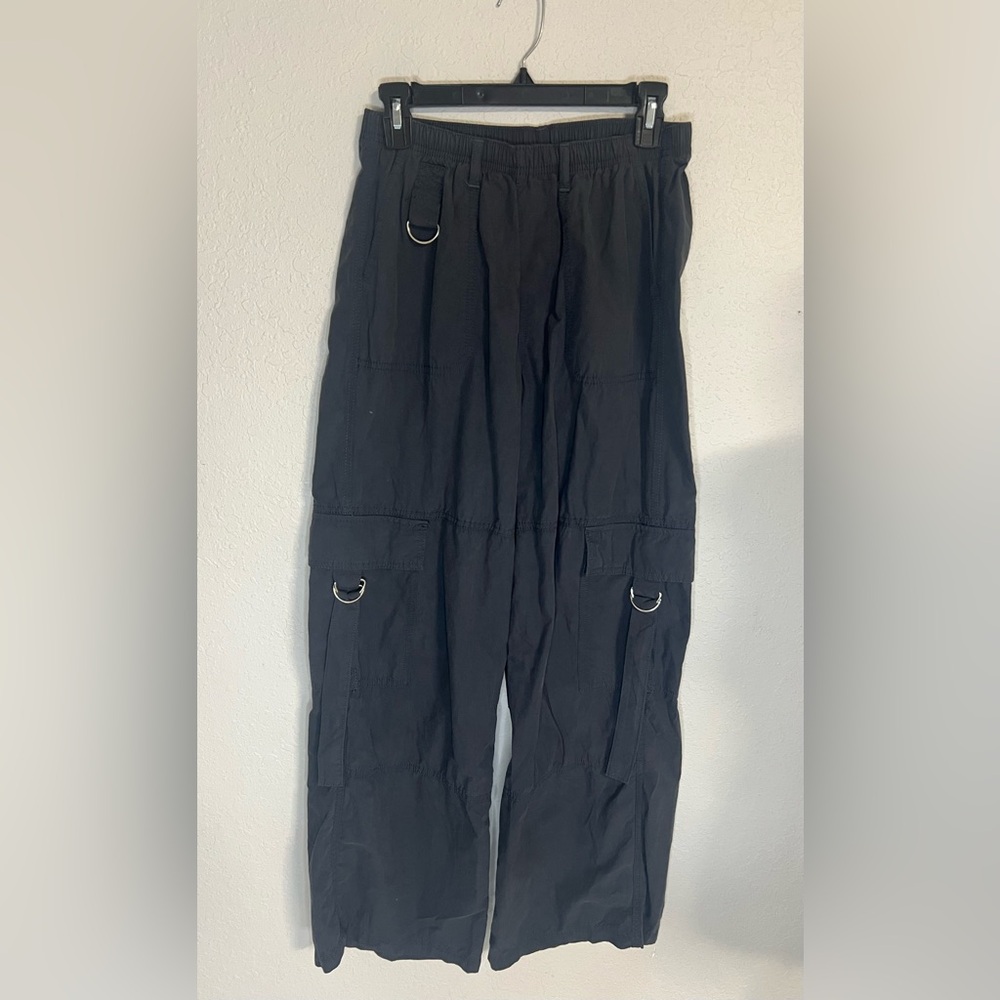 Wild Fable Women's Cargo Pants Size S Wide Leg Relaxed, Dark Gray.